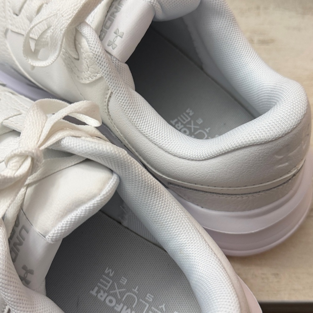 Extra wide!! 4E Under Armour Edge Lthr white Athletic Sneakers - Picture 11 of 14